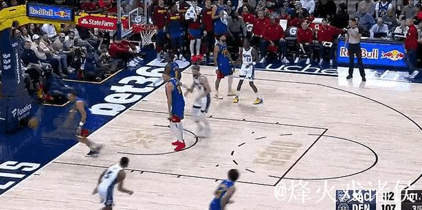 约基奇前三节17投8中，砍下25分9篮板8助攻2抢断2封盖