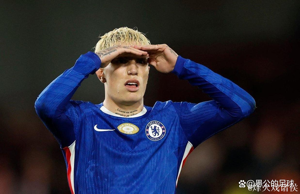 加纳乔:切尔西能赢强队但也会输给弱队,发挥不 加纳乔:切尔西能赢强队但也会输给弱队,发挥不